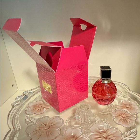 Jimmy Choo Pink Bath & Body Fragrance - Picture 5 of 11